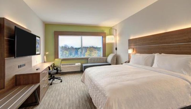 Camera standard - Holiday Inn Express & Suites Charlotte Southwest by IHG