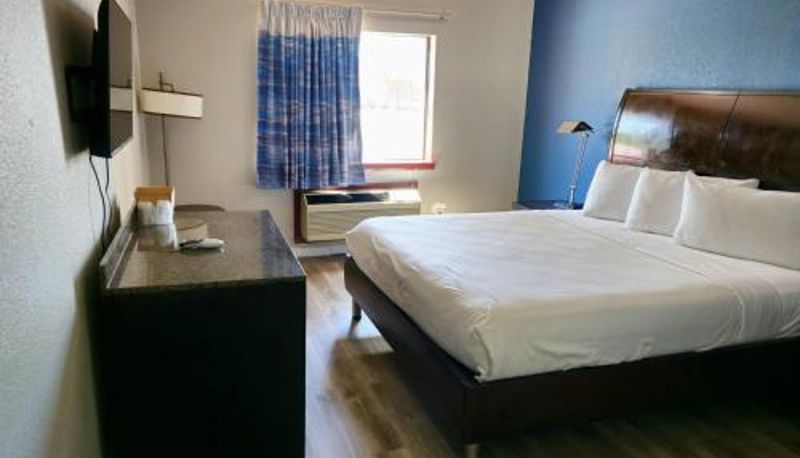Standart oda - Hwy 41 Budget Inn