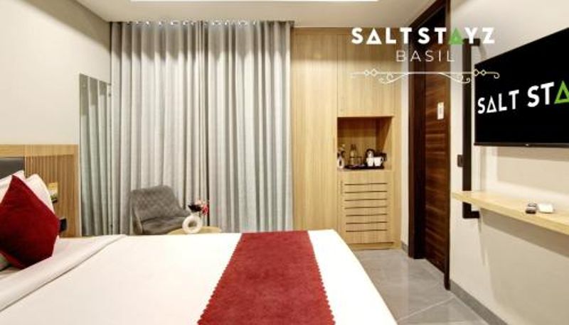 Info - Saltstayz Select - Golf Course Road & Sector 57