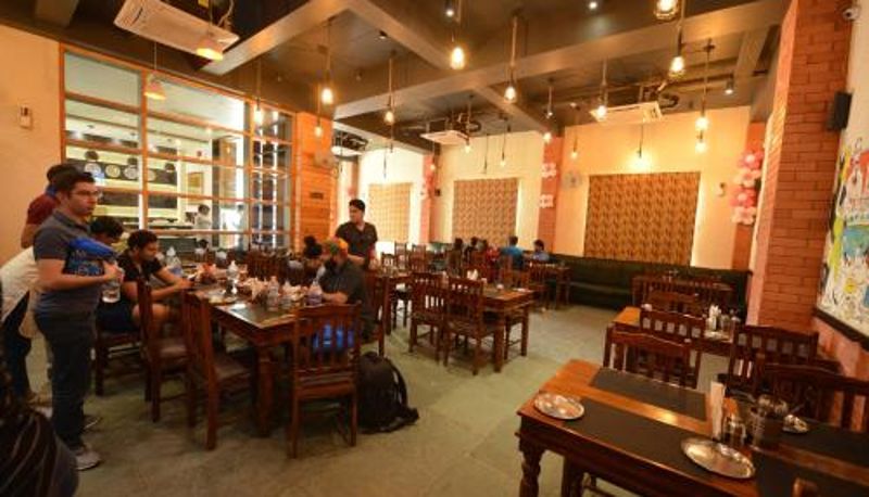 Restoran içinde kahvaltı salonu - Hotel RR 62-Jaipur City Centre Hotel