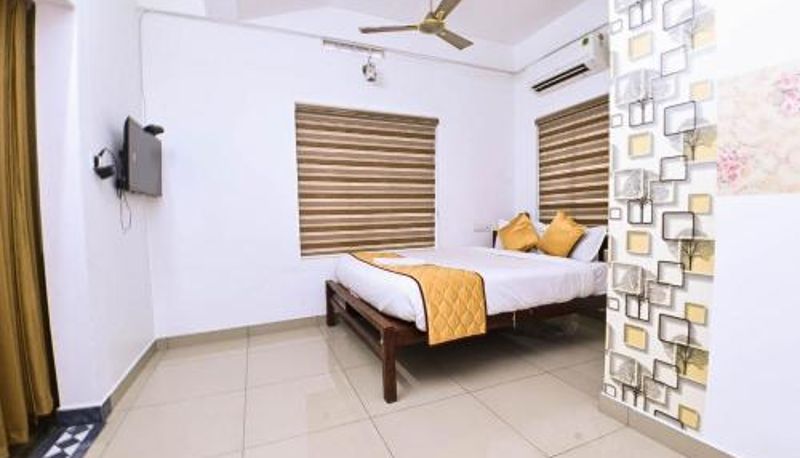 Kamer - Hotel Aluva 700 Mtr From Aluva Railway Station Nirupama