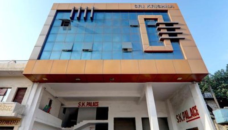 Info - Super Hotel O Sri Krishna Palace