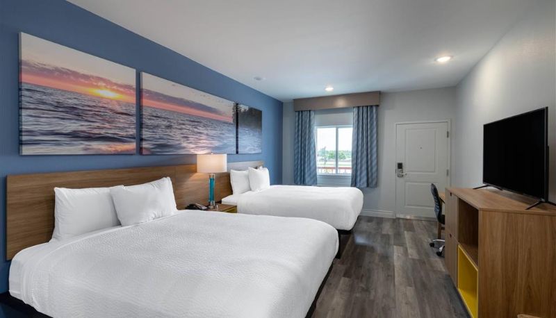 Camera - Days Inn & Suites by Wyndham Downtown/University of Houston