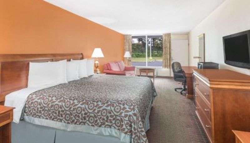 Room - Days Inn by Wyndham Orangeburg South