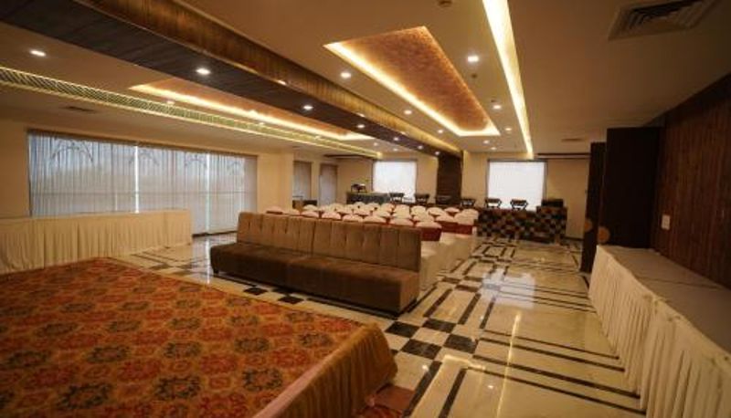 Info - Hotel Idhayan Palace