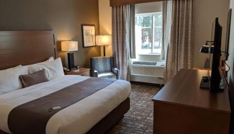 Camera - GrandStay Hotel & Suites