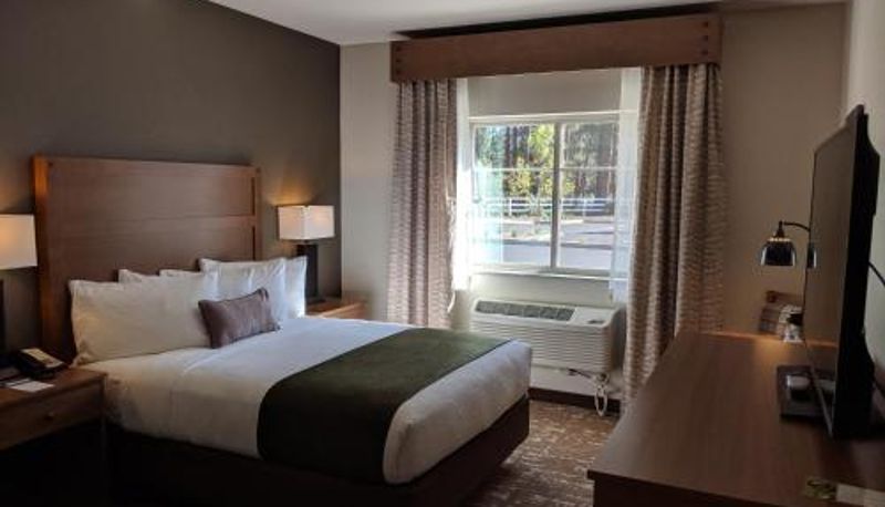 Camera - GrandStay Hotel & Suites