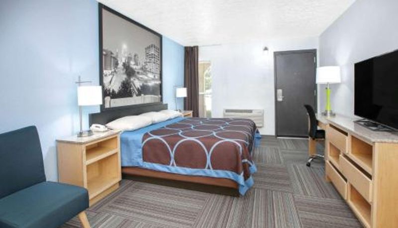 Oda - Super 8 by Wyndham City of Moore