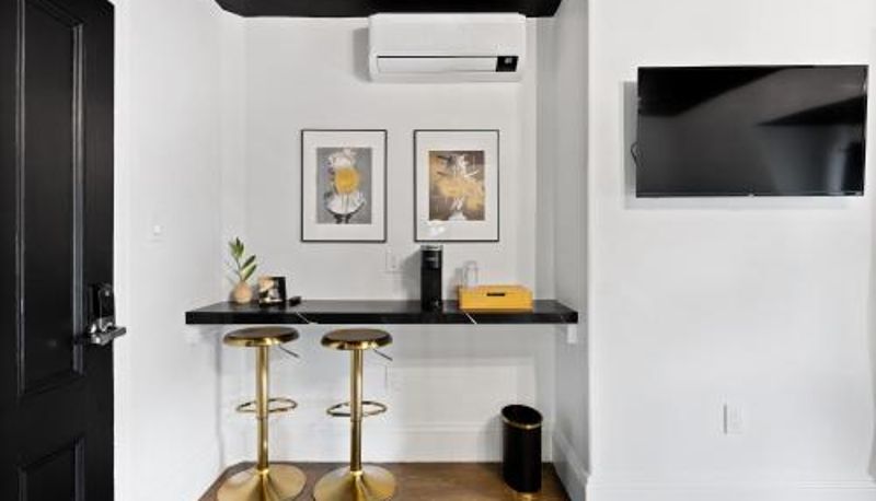 Suite - The Coach House