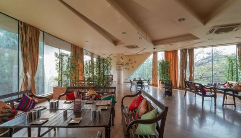 Restoran içinde kahvaltı salonu - Triose Boutique Hotel Lonavala