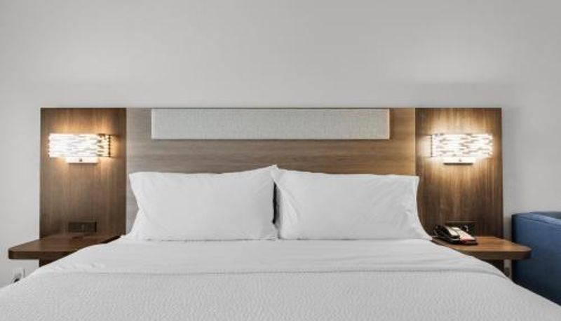 Suite - Holiday Inn Express Destin E - Commons Mall Area by IHG