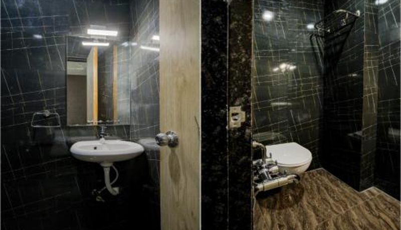 Badezimmer - Treebo Grand Lotus - 3 km from Textile Market