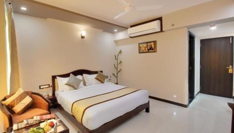 Zimmer - Rudransh Inn By Apple Orchid Hotels