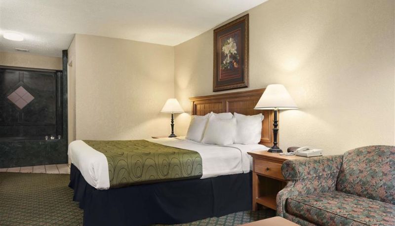 Camera - Days Inn & Suites by Wyndham Stuttgart