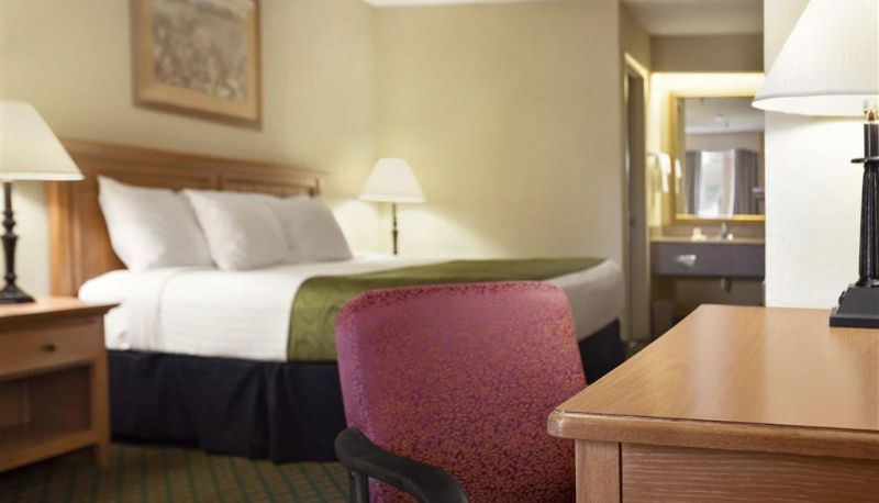 Camera - Days Inn & Suites by Wyndham Stuttgart