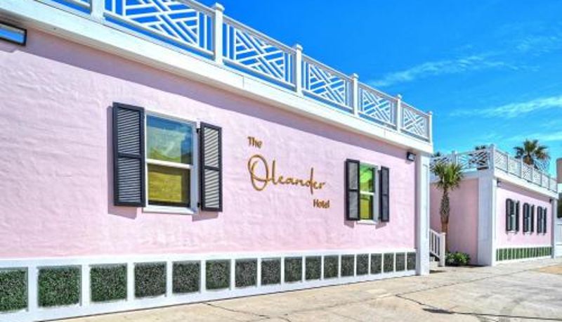 Bilgi - Rm 10 Oleander Walk to Cruise Port & Strand