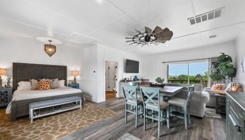 Suite - Blue Hills Ranch