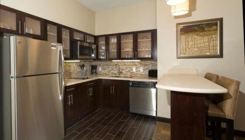 Suite - Staybridge Suites Orlando at SeaWorld by IHG - Free Parking & Shuttle to Seaworld Parks