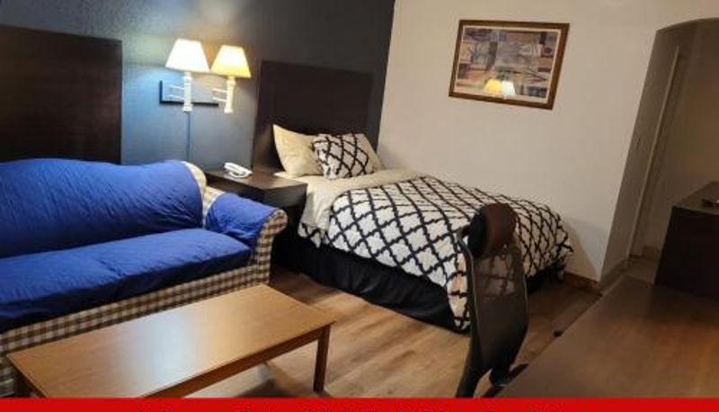 Zimmer - Coratel Inn & Suites by Jasper Hutchinson