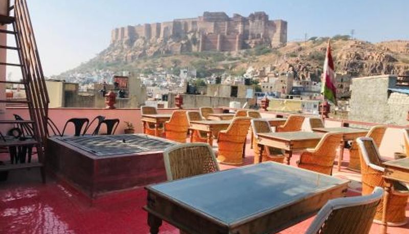 Ontbijtzaal in het restaurant - Corsican Haveli