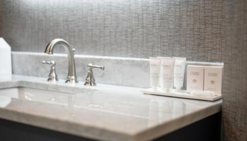 Banyo - Alexandra Inn