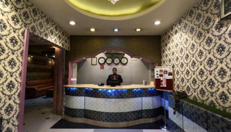 Sala de desayunos dentro del restaurante - Patna Hotel Corporate Inn