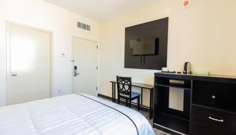 Bilgi - Astoria Inn LaGuardia Hotel