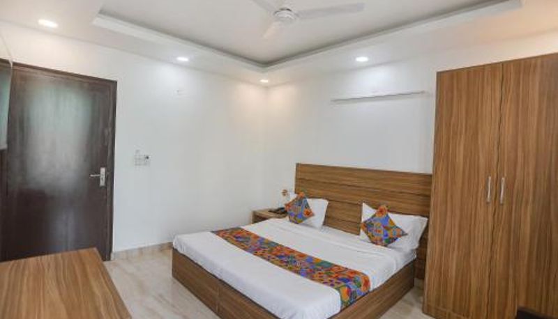 Info - Sector 128 FabHotel Unique Stay - Max Super Speciality Hospital