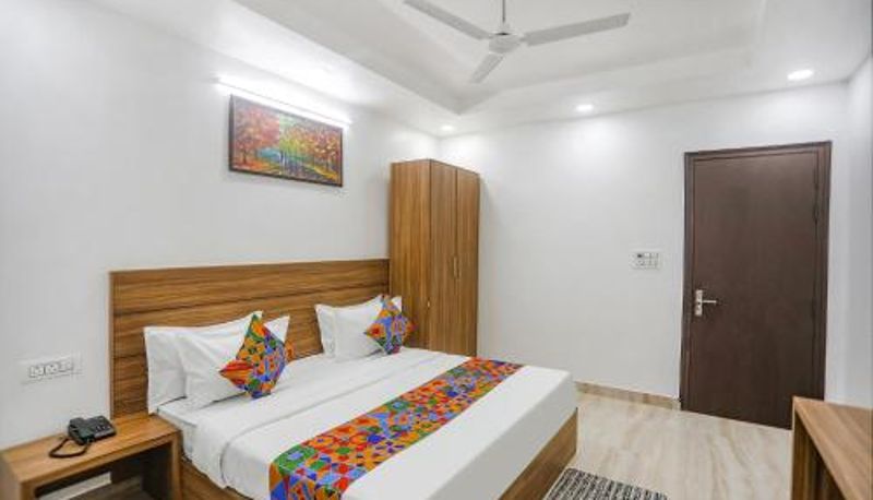 Info - Sector 128 FabHotel Unique Stay - Max Super Speciality Hospital