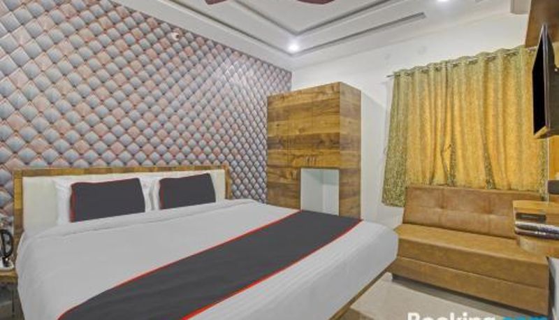 Pokój trzyosobowy - Collection O Vinayaka Luxury Stays