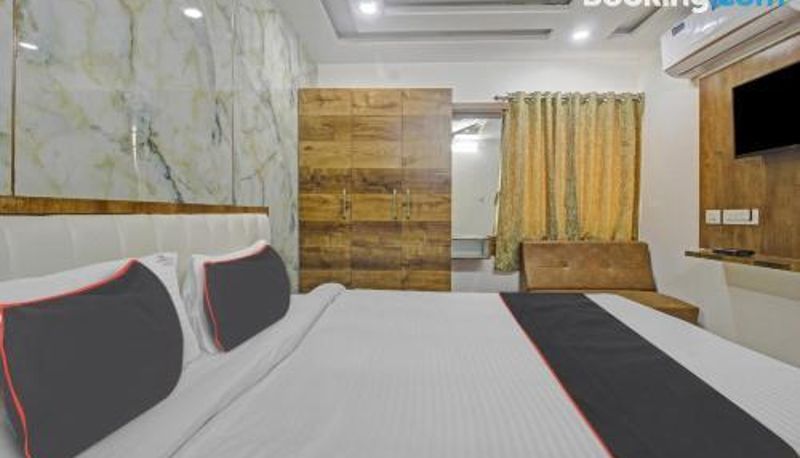 Pokój trzyosobowy - Collection O Vinayaka Luxury Stays