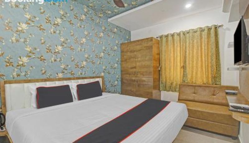 Dreibettzimmer - Collection O Vinayaka Luxury Stays
