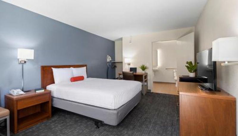 Zimmer - Good Nite Inn Calabasas