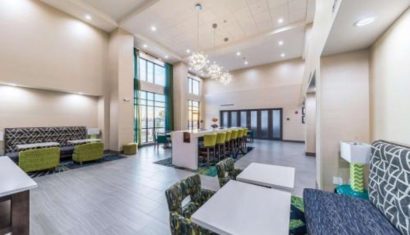 Sala prima colazione all'interno del ristorante - Ok Hampton Inn & Suites Pryor