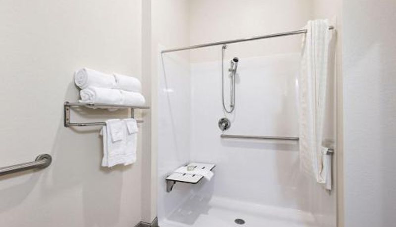 Badezimmer - Cobblestone Hotel & Suites - Mosinee