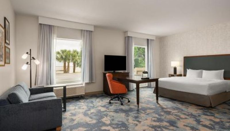 Oda - Hampton Inn & Suites - DeLand