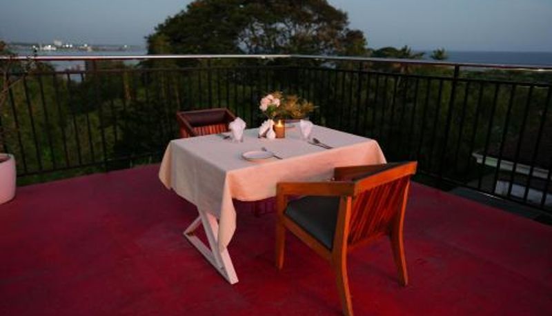 Sala prima colazione all'interno del ristorante - D Fort Hotel Kollam