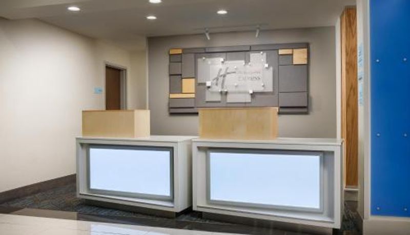 Receptie - Holiday Inn Express & Suites Oakhurst-Yosemite Park Area by IHG