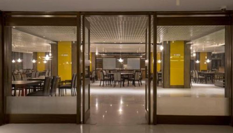 Sala prima colazione all'interno del ristorante - Newtown Zone By The Park Kolkata