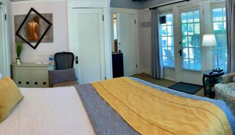Info - Bayberry Inn B&B and Oregon Wellness Retreat
