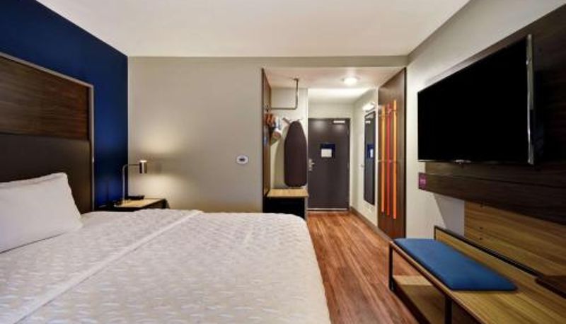 Room - Co Tru By Hilton Denver South Park Meadows