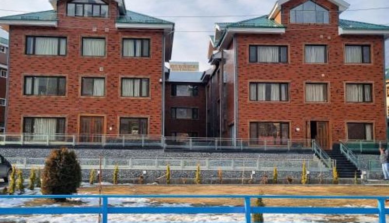 Zewnętrzna część hotelu - White Water Resorts