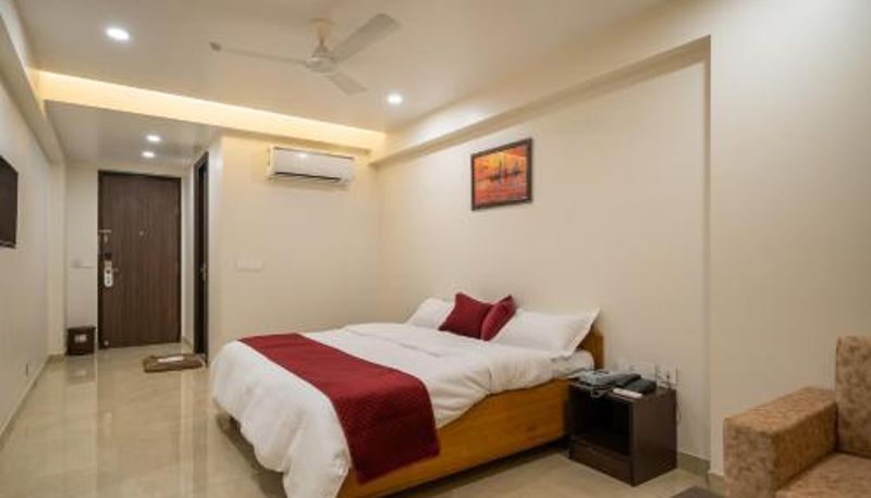 Kamer - Sheerha Royal Residency