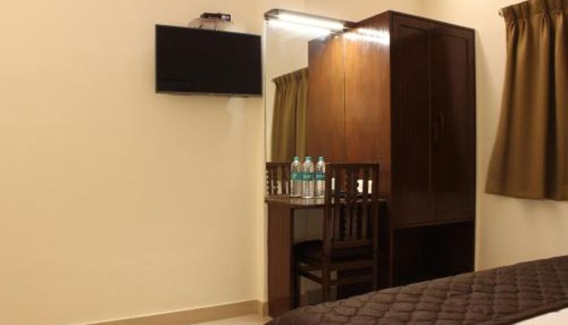 インフォメーションセンター - FabHotel Ria Residency - Nr Big Daddy Casino Cruise