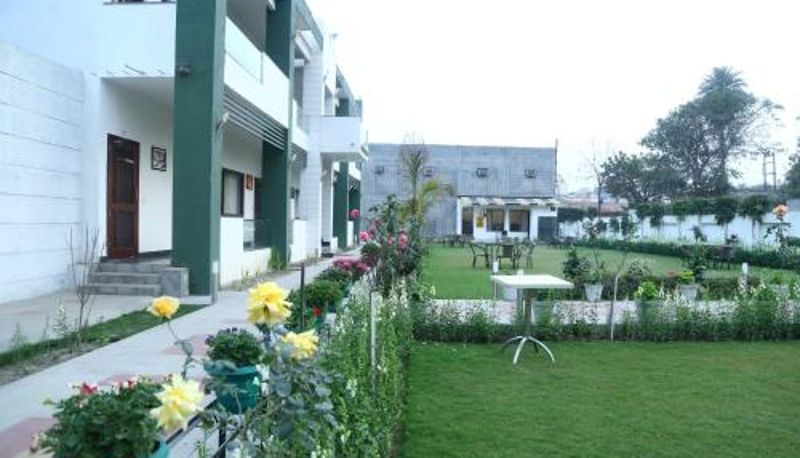 Info - Hotel Whistling Greens
