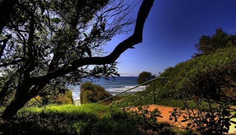 Info - Hurricane Beach Hotel