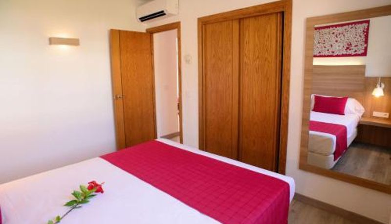 Pokój - Cala Llenya Resort Ibiza