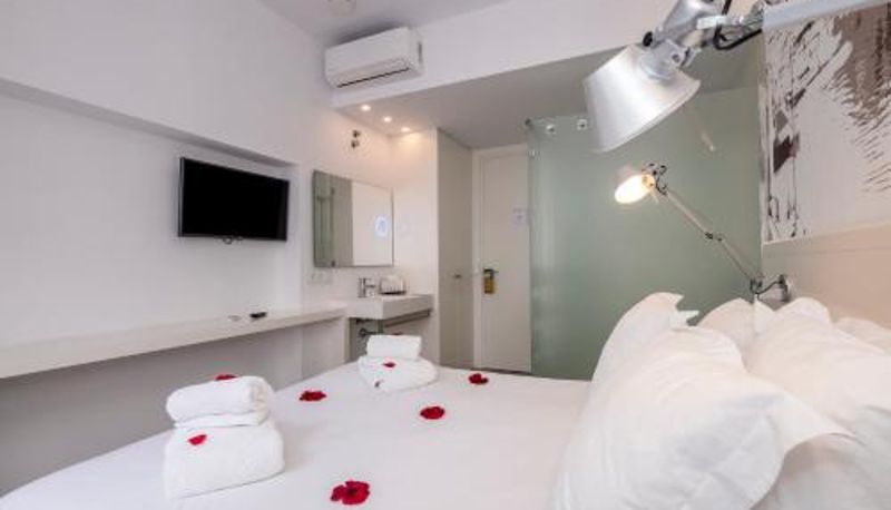 Info - Hotel Abril 37