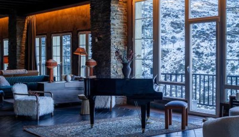Info - The Mountains Hotel