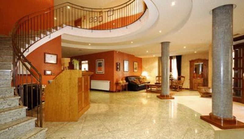 Info - Hotel Pirineos
